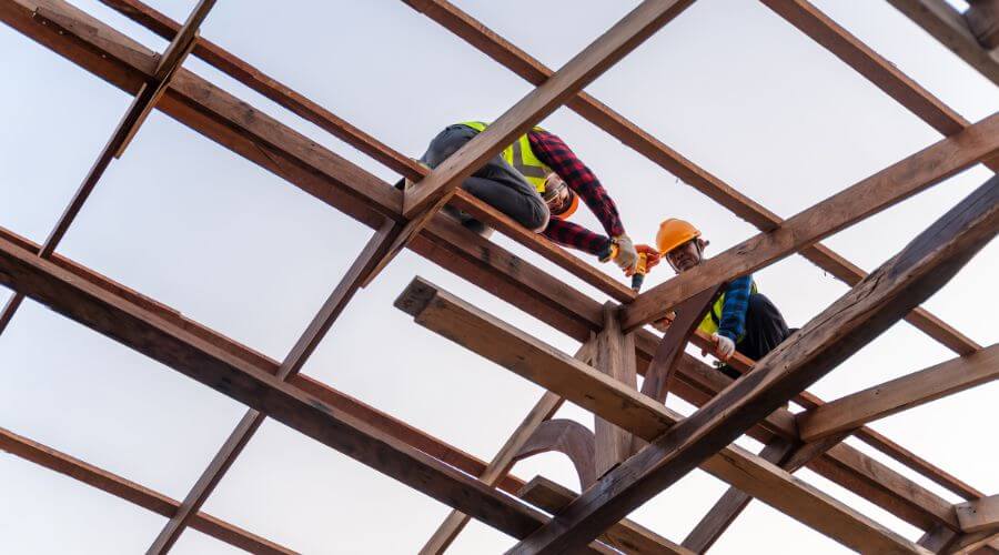 Professional gutter cleaning services in California City, CA